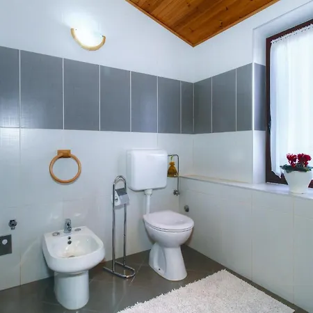 2 Bedroom Cozy In Ουμάγκ
