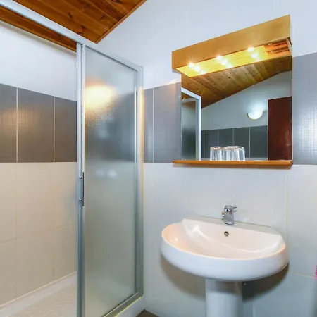 Διαμέρισμα 2 Bedroom Cozy In