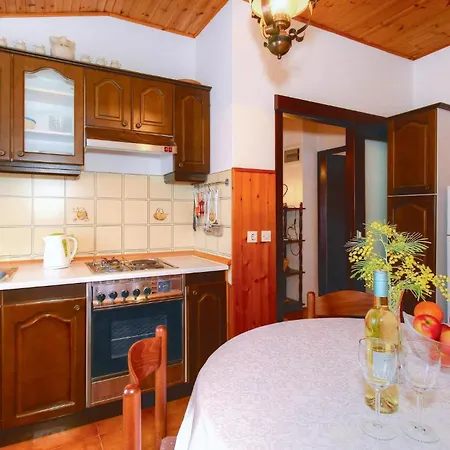 2 Bedroom Cozy In