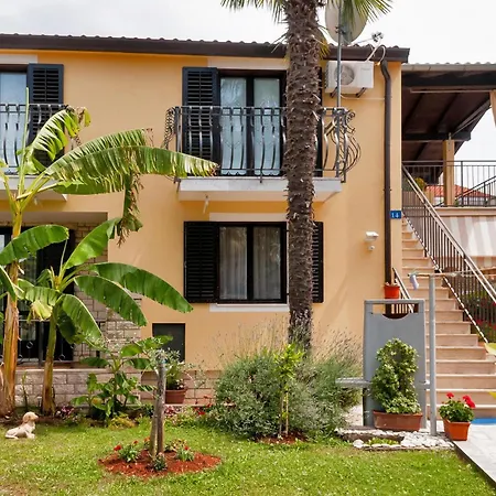 2 Bedroom Cozy In Apartment *
