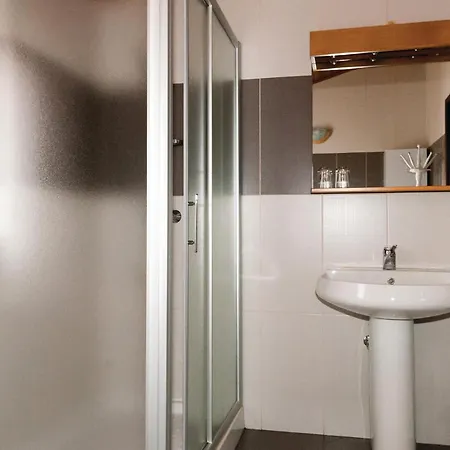 2 Bedroom Cozy In *
