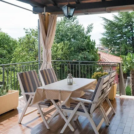 2 Bedroom Cozy In Apartment Umag